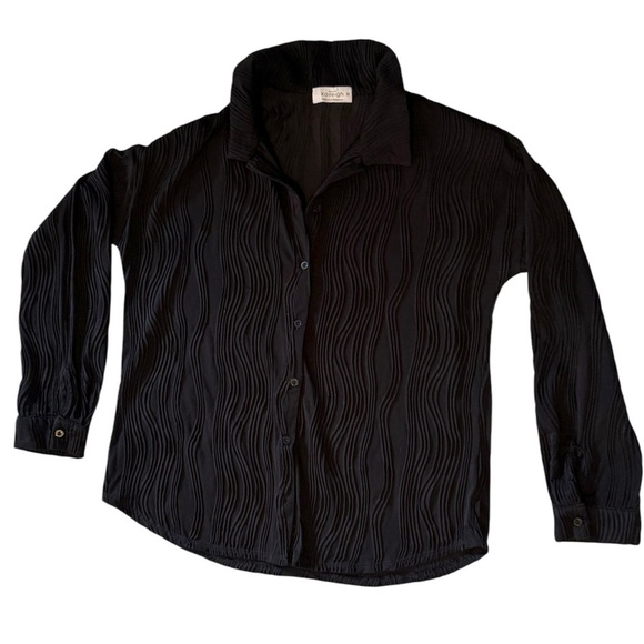 Kaleigh Black Button Up Blouse Size Medium - Picture 4 of 15